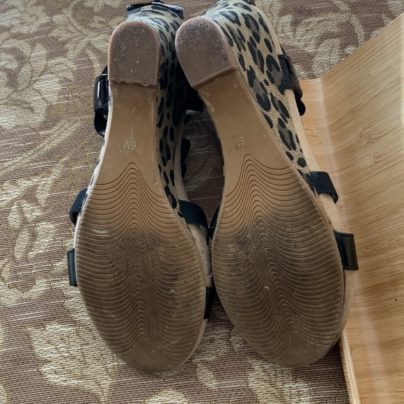 Shoes - Picture 4 of 5